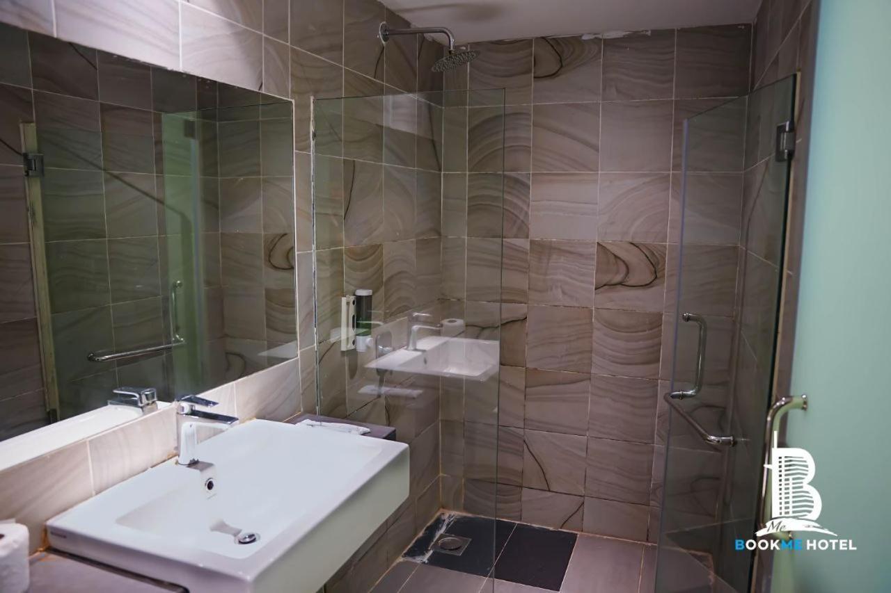 ג'והור בהרו Bookme Hotel מראה חיצוני תמונה