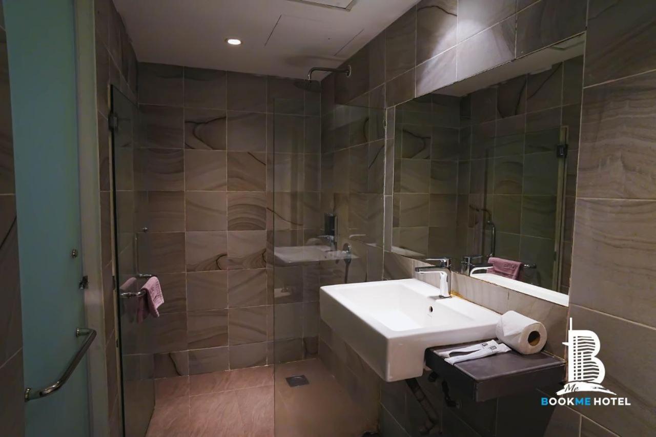 ג'והור בהרו Bookme Hotel מראה חיצוני תמונה